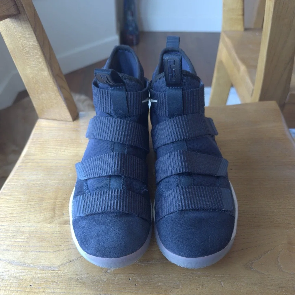 Nike LeBron Soldier 11 Midnight Navy Basketball Shoes 897644-402 Mens